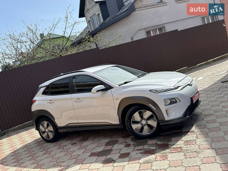Внедорожник / Кроссовер Hyundai Kona Electric 2019 в Ровно