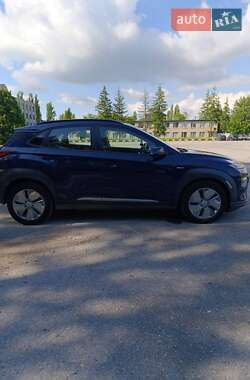 Внедорожник / Кроссовер Hyundai Kona Electric 2020 в 