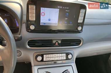 Позашляховик / Кросовер Hyundai Kona Electric 2019 в 