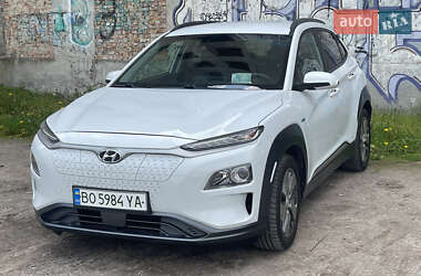 Внедорожник / Кроссовер Hyundai Kona Electric 2019 в 