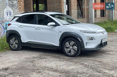 Внедорожник / Кроссовер Hyundai Kona Electric 2019 в 