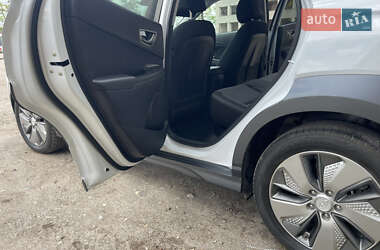 Внедорожник / Кроссовер Hyundai Kona Electric 2019 в 