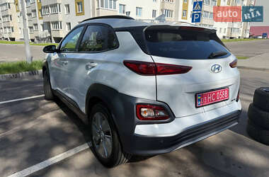 Внедорожник / Кроссовер Hyundai Kona Electric 2020 в 