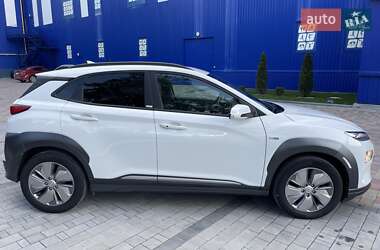Внедорожник / Кроссовер Hyundai Kona Electric 2020 в 
