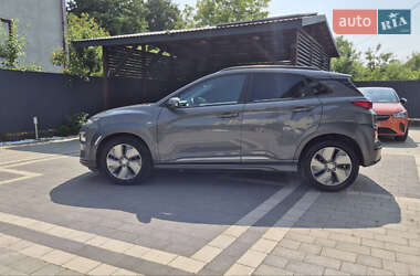 Внедорожник / Кроссовер Hyundai Kona Electric 2020 в 