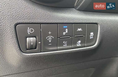 Внедорожник / Кроссовер Hyundai Kona Electric 2020 в 
