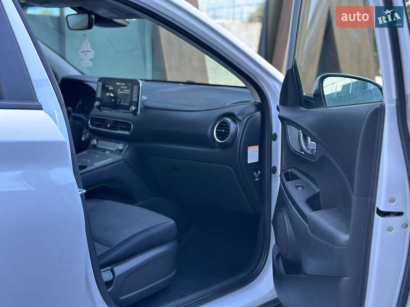 Позашляховик / Кросовер Hyundai Kona Electric 2019 в Луцьку