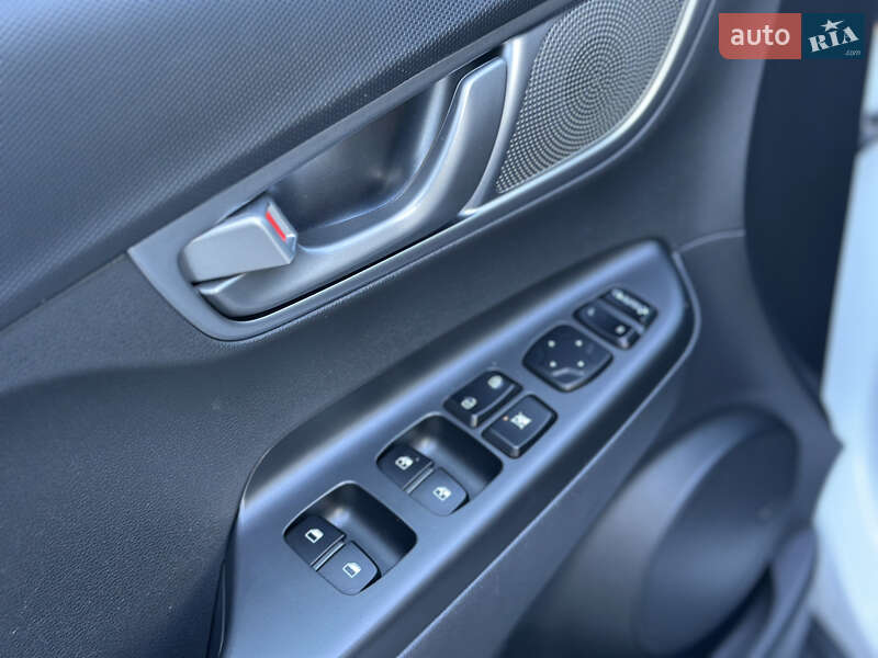 Позашляховик / Кросовер Hyundai Kona Electric 2019 в Луцьку