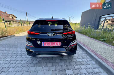 Внедорожник / Кроссовер Hyundai Kona Electric 2021 в 