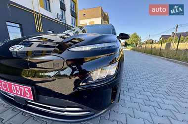 Внедорожник / Кроссовер Hyundai Kona Electric 2021 в 