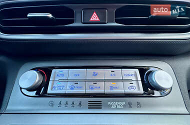 Внедорожник / Кроссовер Hyundai Kona Electric 2021 в 