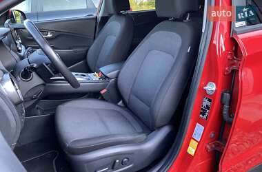 Позашляховик / Кросовер Hyundai Kona Electric 2021 в 