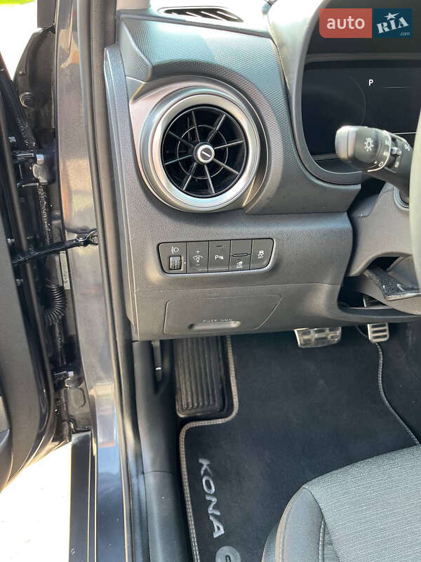 Внедорожник / Кроссовер Hyundai Kona Electric 2021 в Ровно