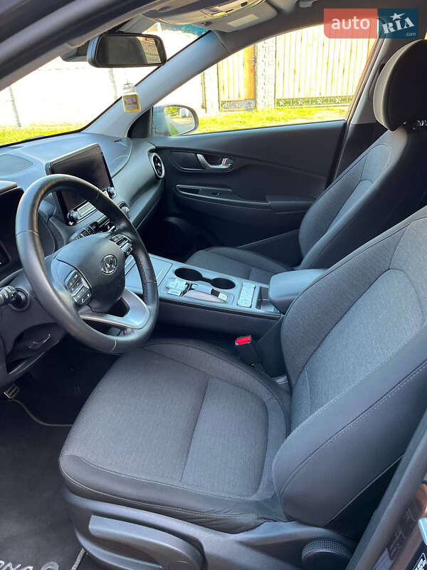 Внедорожник / Кроссовер Hyundai Kona Electric 2021 в Ровно