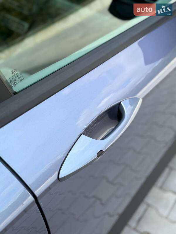 Внедорожник / Кроссовер Hyundai Kona Electric 2024 в Дубно