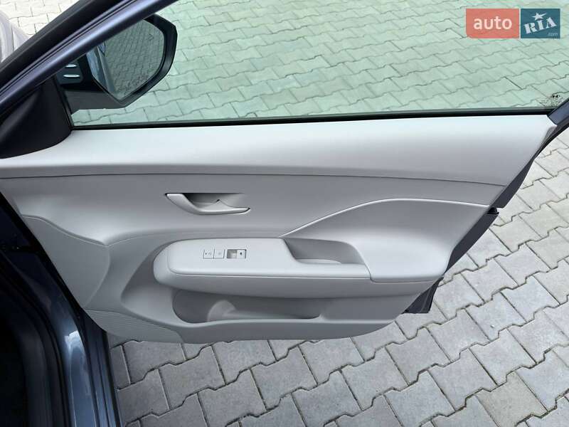 Внедорожник / Кроссовер Hyundai Kona Electric 2024 в Дубно