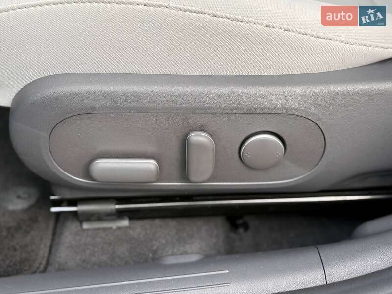 Внедорожник / Кроссовер Hyundai Kona Electric 2024 в Дубно