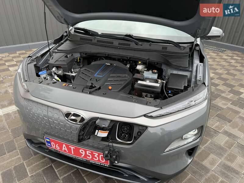 Внедорожник / Кроссовер Hyundai Kona Electric 2020 в Киеве