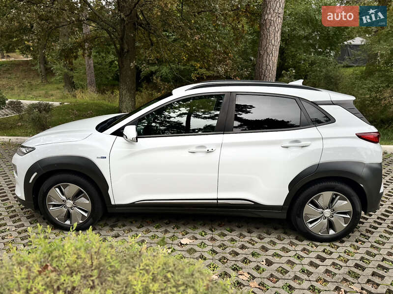Внедорожник / Кроссовер Hyundai Kona Electric 2020 в Буче