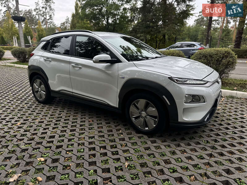 Внедорожник / Кроссовер Hyundai Kona Electric 2020 в Буче