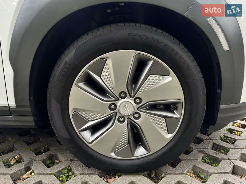 Внедорожник / Кроссовер Hyundai Kona Electric 2020 в Буче