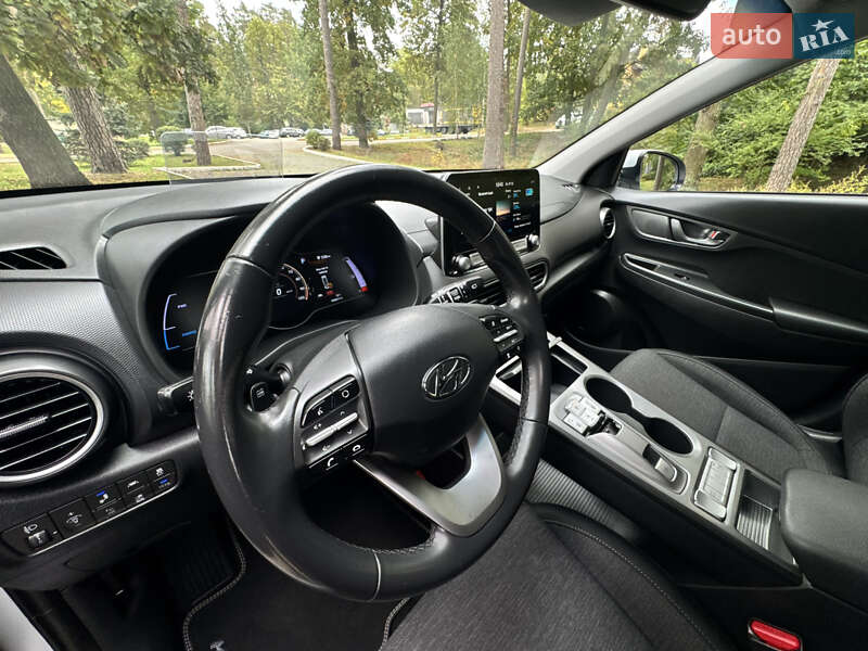 Внедорожник / Кроссовер Hyundai Kona Electric 2020 в Буче