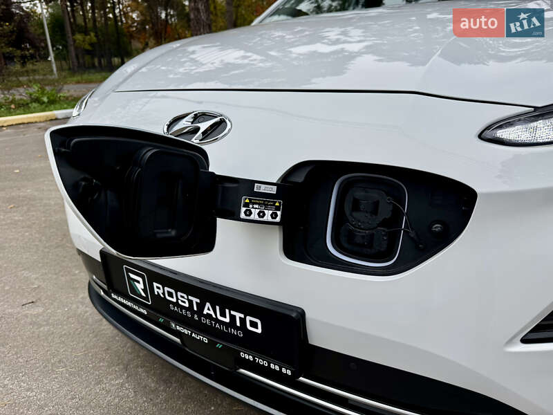 Позашляховик / Кросовер Hyundai Kona Electric 2022 в Києві