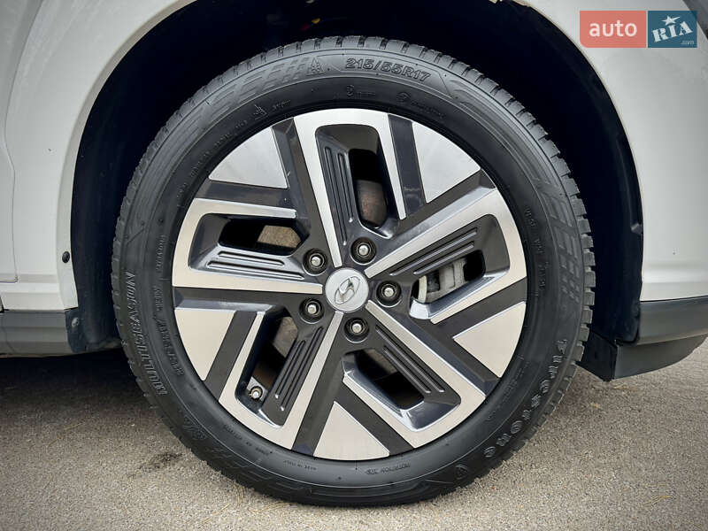 Позашляховик / Кросовер Hyundai Kona Electric 2022 в Києві