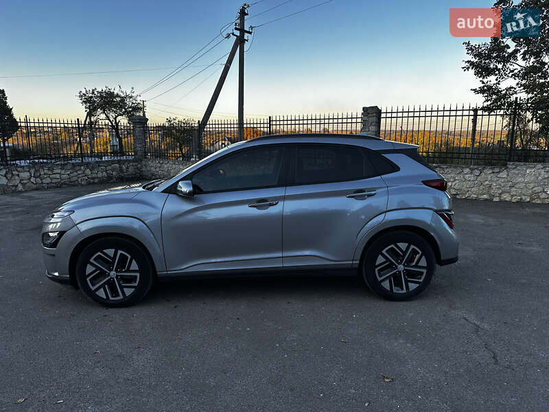 Внедорожник / Кроссовер Hyundai Kona Electric 2022 в Збараже