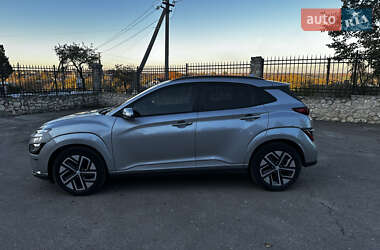 Внедорожник / Кроссовер Hyundai Kona Electric 2022 в 