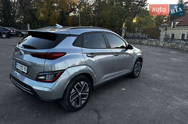Внедорожник / Кроссовер Hyundai Kona Electric 2022 в 