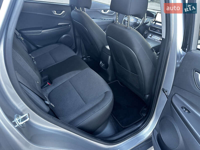 Внедорожник / Кроссовер Hyundai Kona Electric 2022 в Збараже