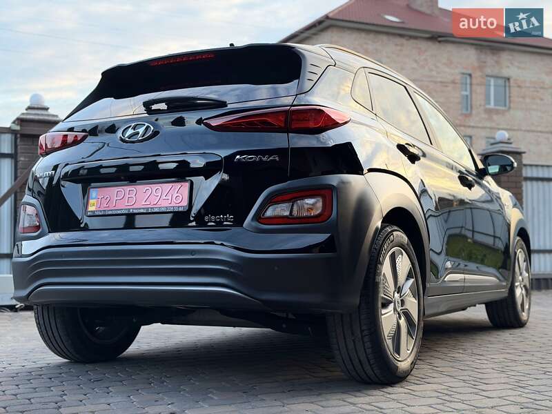 Позашляховик / Кросовер Hyundai Kona Electric 2020 в Чернівцях