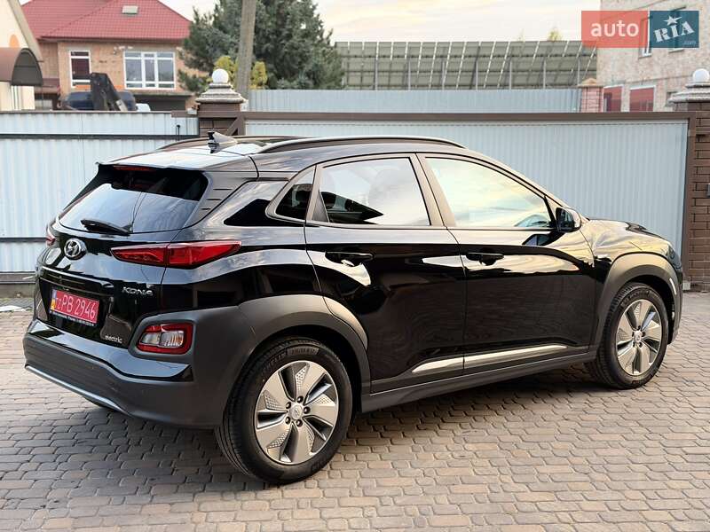 Позашляховик / Кросовер Hyundai Kona Electric 2020 в Чернівцях