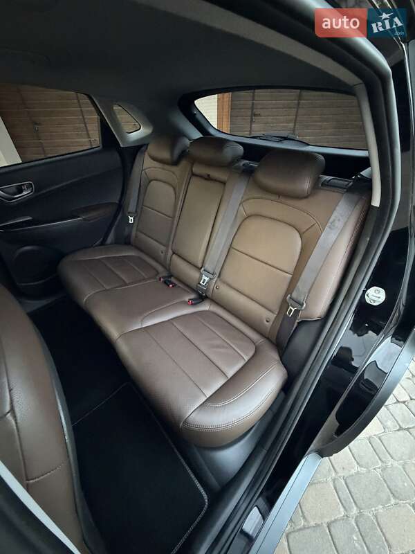 Позашляховик / Кросовер Hyundai Kona Electric 2020 в Чернівцях