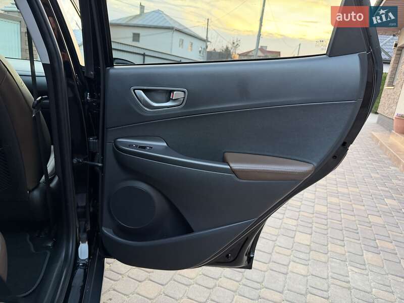 Позашляховик / Кросовер Hyundai Kona Electric 2020 в Чернівцях