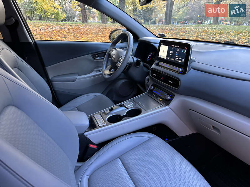 Внедорожник / Кроссовер Hyundai Kona Electric 2021 в Тернополе