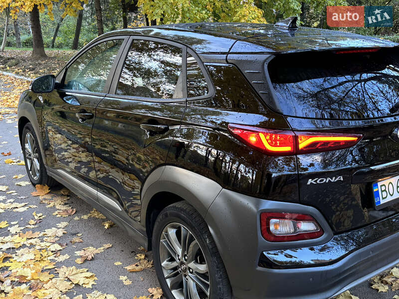 Внедорожник / Кроссовер Hyundai Kona Electric 2021 в Тернополе