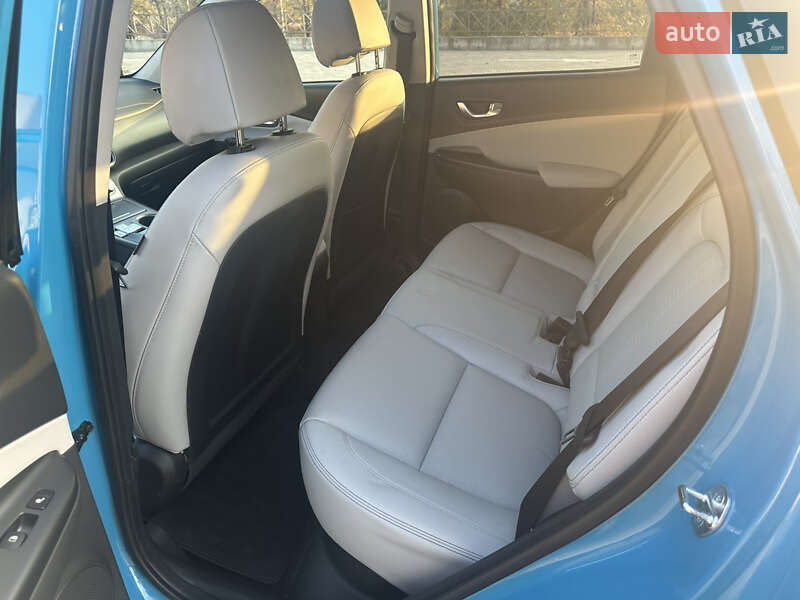 Внедорожник / Кроссовер Hyundai Kona Electric 2022 в Харькове