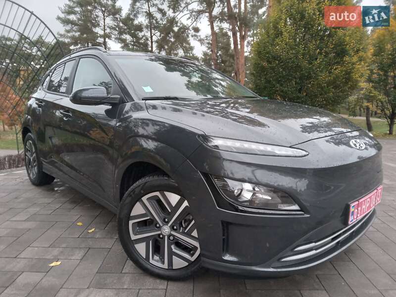 Позашляховик / Кросовер Hyundai Kona Electric 2022 в  фото Позашляховик / Кросовер Hyundai Kona Electric 2022 в