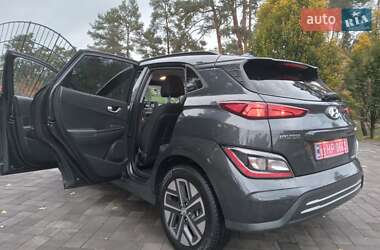 Позашляховик / Кросовер Hyundai Kona Electric 2022 в  фото 32 Позашляховик / Кросовер Hyundai Kona Electric 2022 в