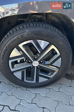 Внедорожник / Кроссовер Hyundai Kona Electric 2024 в 