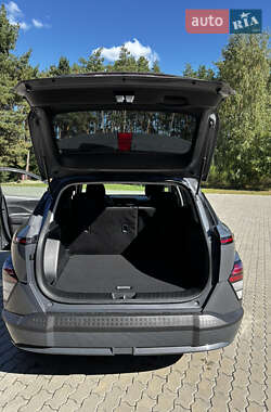 Внедорожник / Кроссовер Hyundai Kona Electric 2024 в 