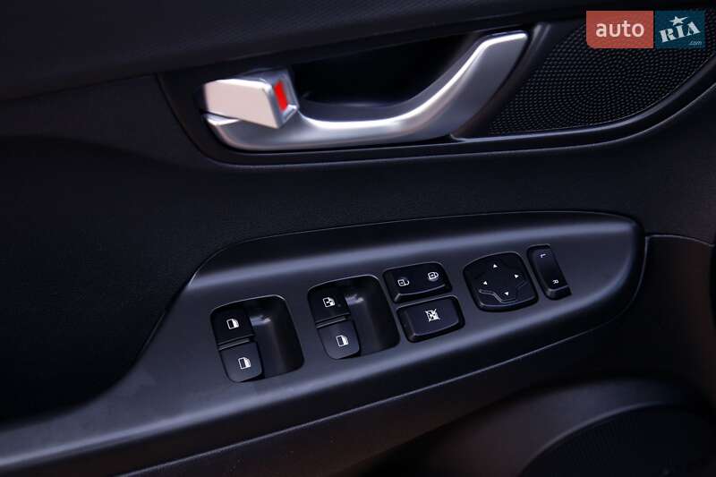 Внедорожник / Кроссовер Hyundai Kona Electric 2022 в Бердичеве