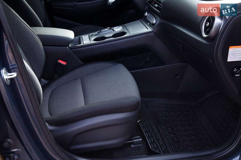 Внедорожник / Кроссовер Hyundai Kona Electric 2022 в Бердичеве