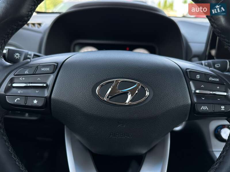 Внедорожник / Кроссовер Hyundai Kona Electric 2021 в Львове