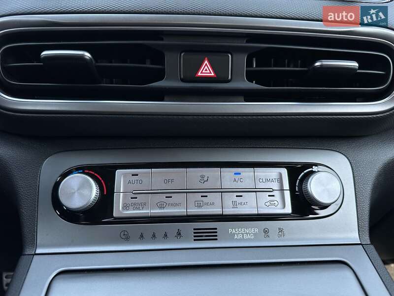 Внедорожник / Кроссовер Hyundai Kona Electric 2021 в Львове