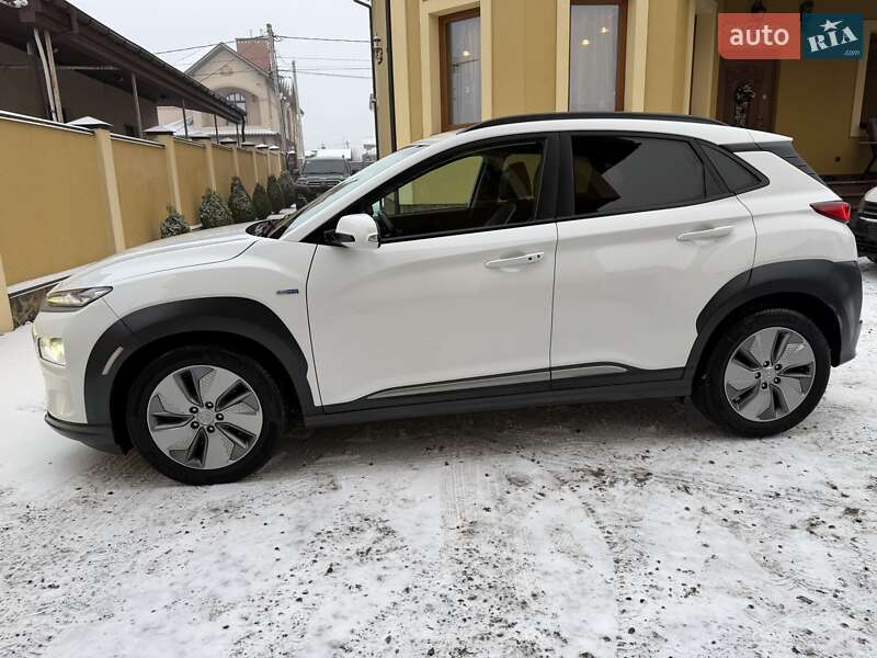 Внедорожник / Кроссовер Hyundai Kona Electric 2021 в Львове