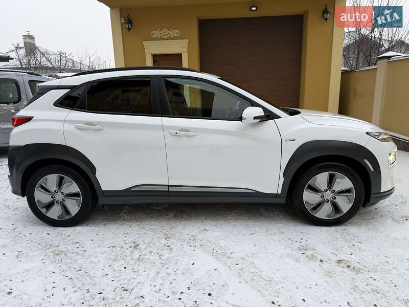 Внедорожник / Кроссовер Hyundai Kona Electric 2021 в Львове