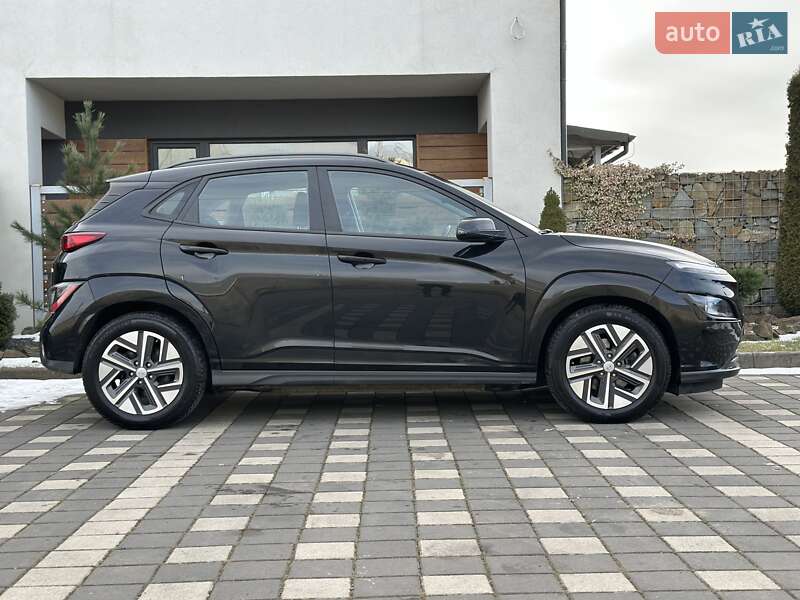 Внедорожник / Кроссовер Hyundai Kona Electric 2021 в Стрые
